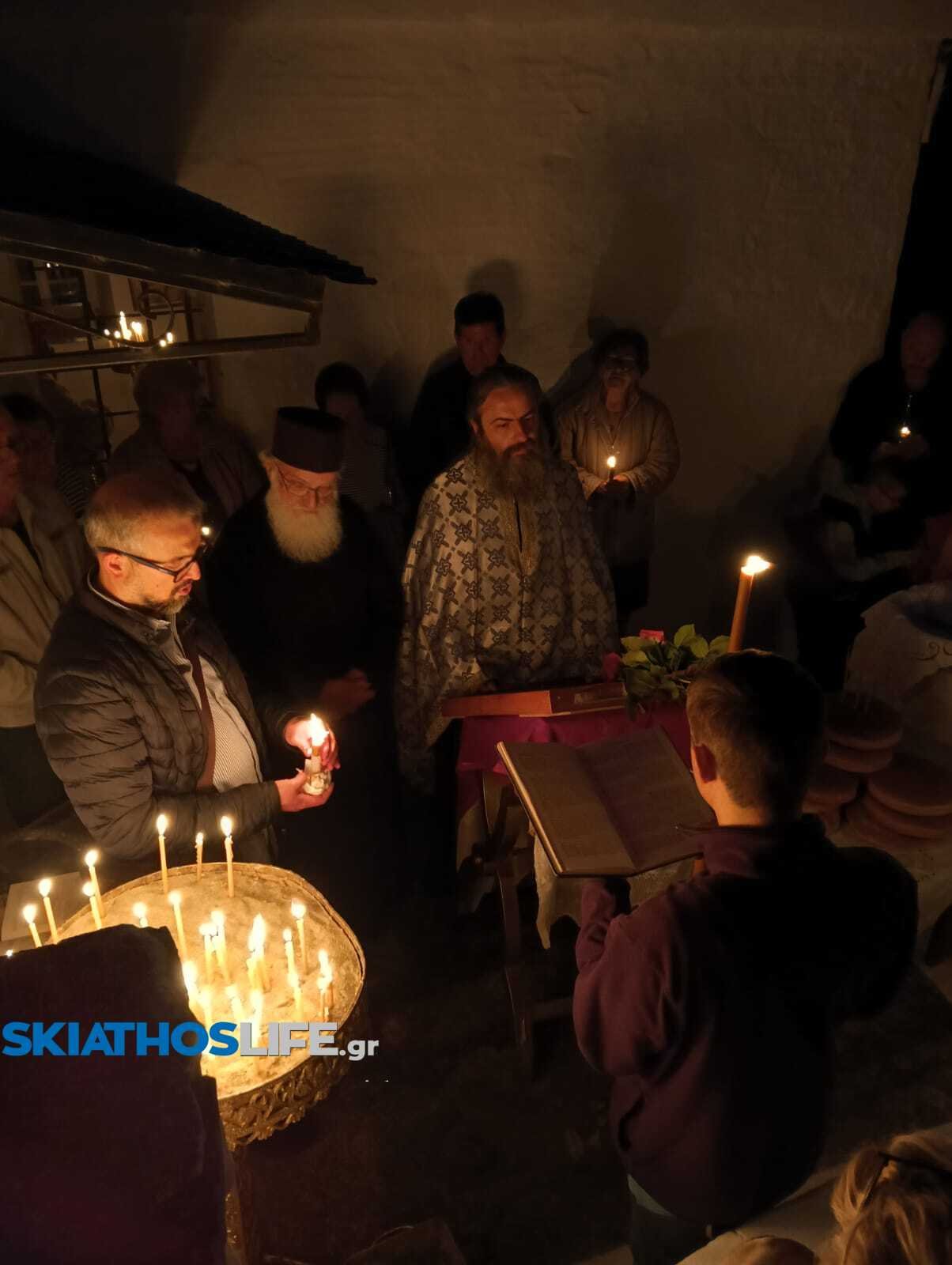 Των Κωνσταντίνου και Ελένης σήμερα 21 Μαΐου | Ο εορτασμός στη Σκιάθο και η Αγρυπνία στο εξωκλήσι (φωτο)
