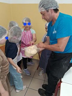 Μικροί Αρτοποιοί και Ζαχαροπλάστες εν Δράσει στο 2ο Δημοτικό Σχολείο Σκιάθου (φωτο)