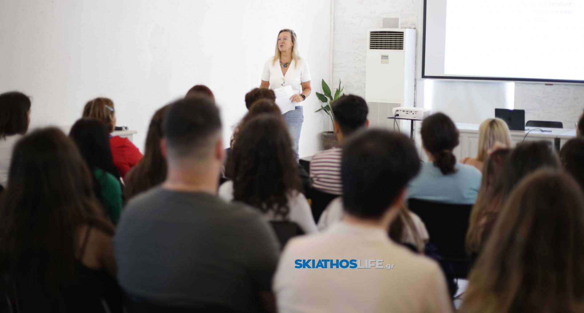 Με επιτυχία η 1η ημέρα μαθημάτων του Blended Intensive Program (BIP) του CIVIS στη Σκιάθο με θέμα: «Το νησί στη λογοτεχνία: το παράδειγμα του Παπαδιαμάντη και το νησί της Σκιάθου»  (φωτο)