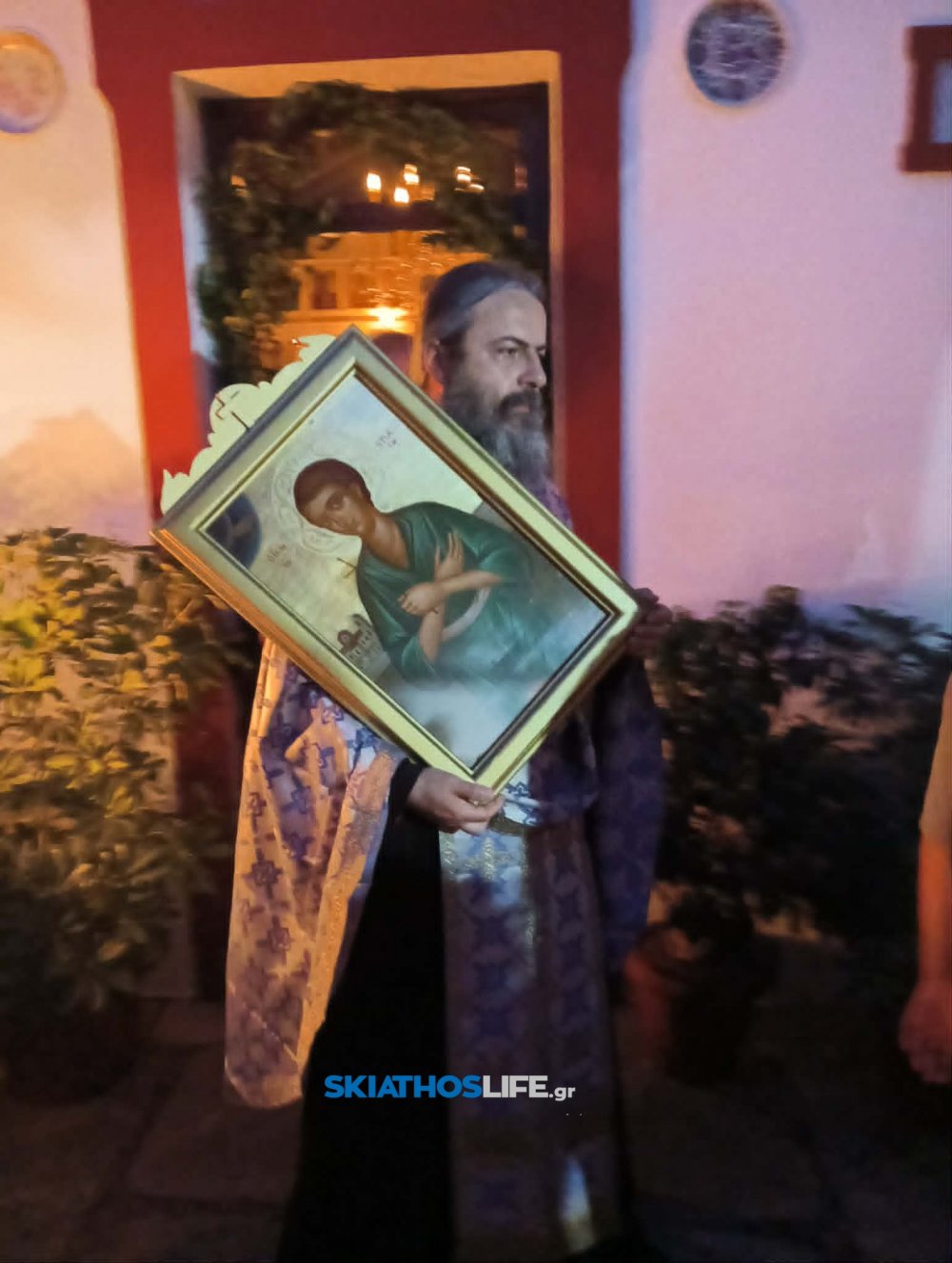 Τιμήθηκε η μνήμη του Οσίου Ιωάννου του Ρώσου στο ομώνυμο εξωκλήσι της Σκιάθου (φωτο)