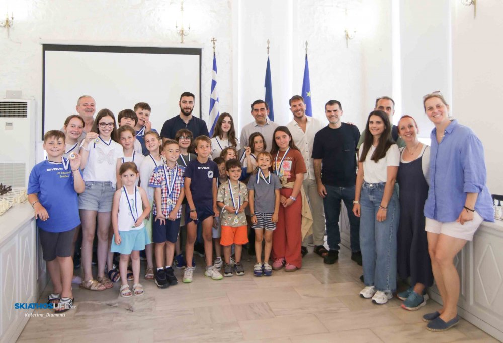 Σκάκι, Εκπαίδευση και Πολιτισμός ενώθηκαν σε μια ξεχωριστή γιορτή στο Μπούρτζι της Σκιάθου (video&photo)