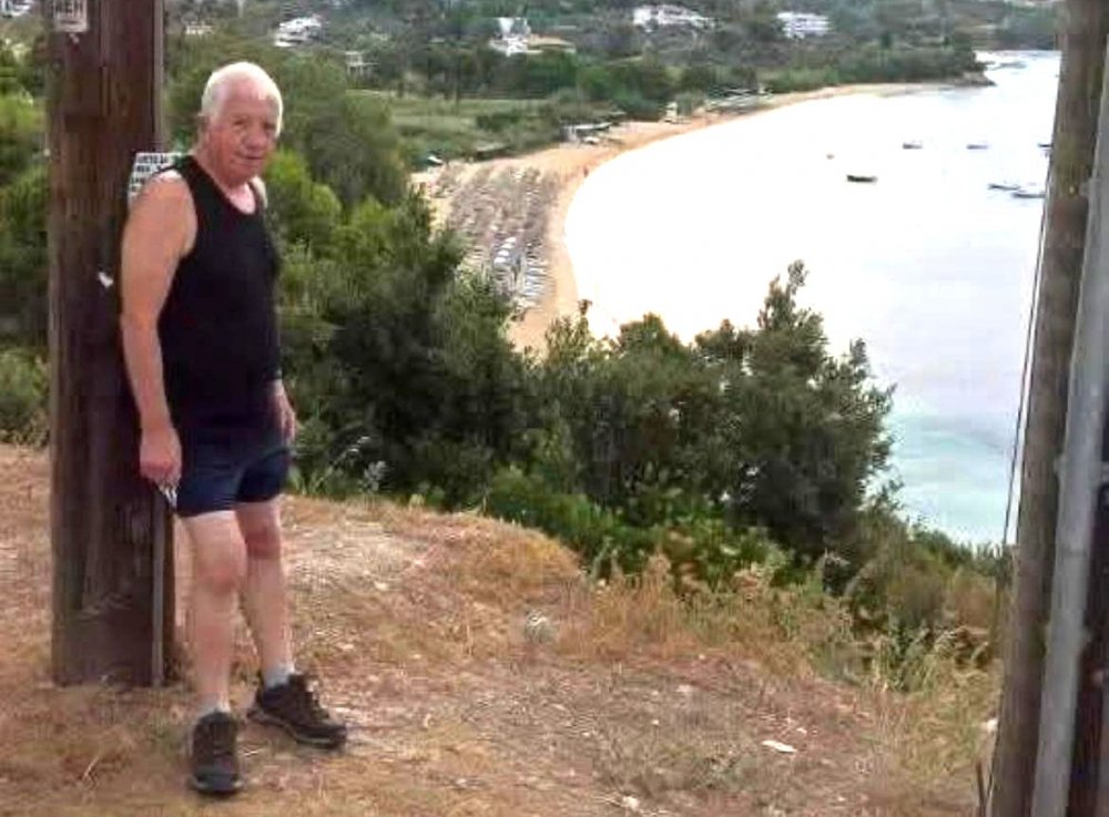 «Αντίο στον δικό μας Μιχάλη»: Θλίψη στη Σκιάθο για τον ξαφνικό χαμό του Μάικλ Μαλόι
