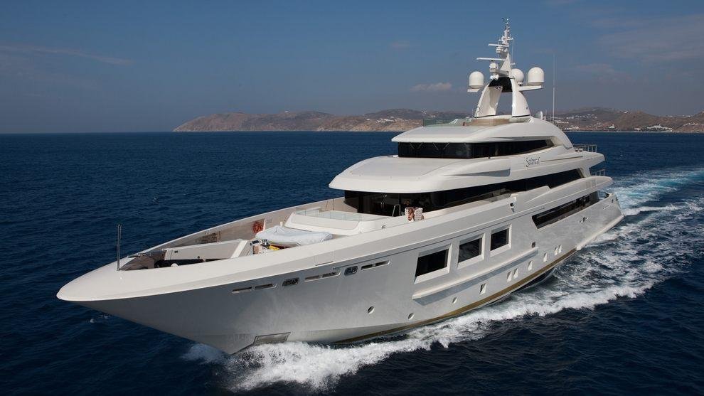 Το πολυτελές SARAMOUR superyacht μήκους 61,3 μέτρων στη Σκιάθο (video)