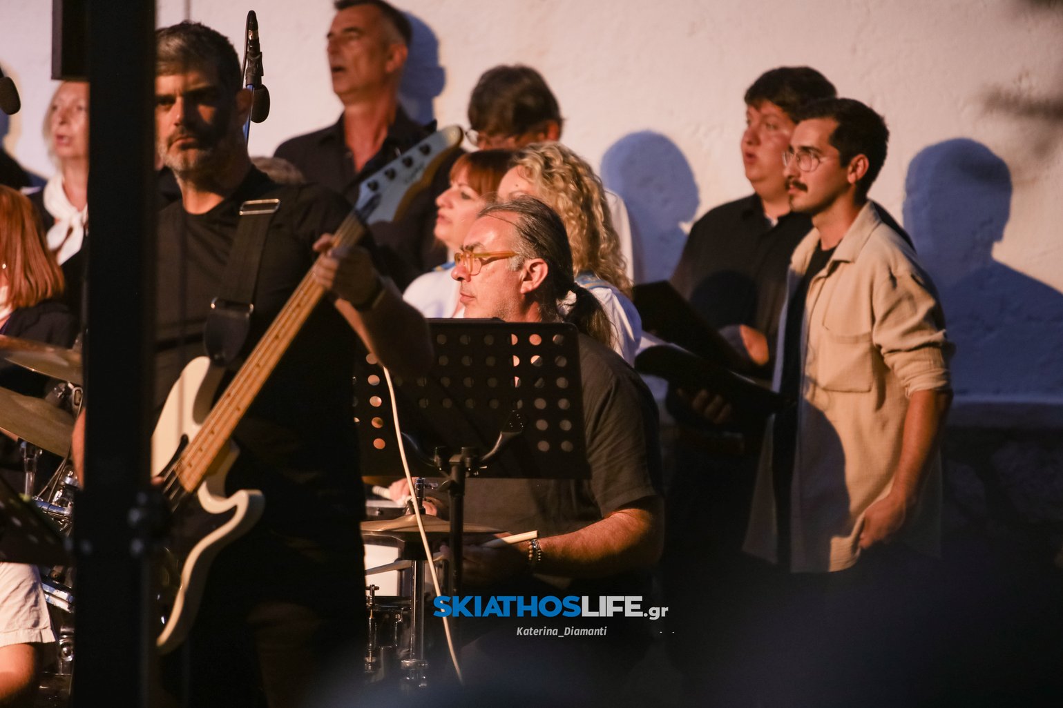 Μύρισε Καλοκαίρι στη μεγάλη Συναυλία της Φιλαρμονικής - της Χορωδίας Δήμου Σκιάθου και του Συνόλου Λαϊκής Μουσικής