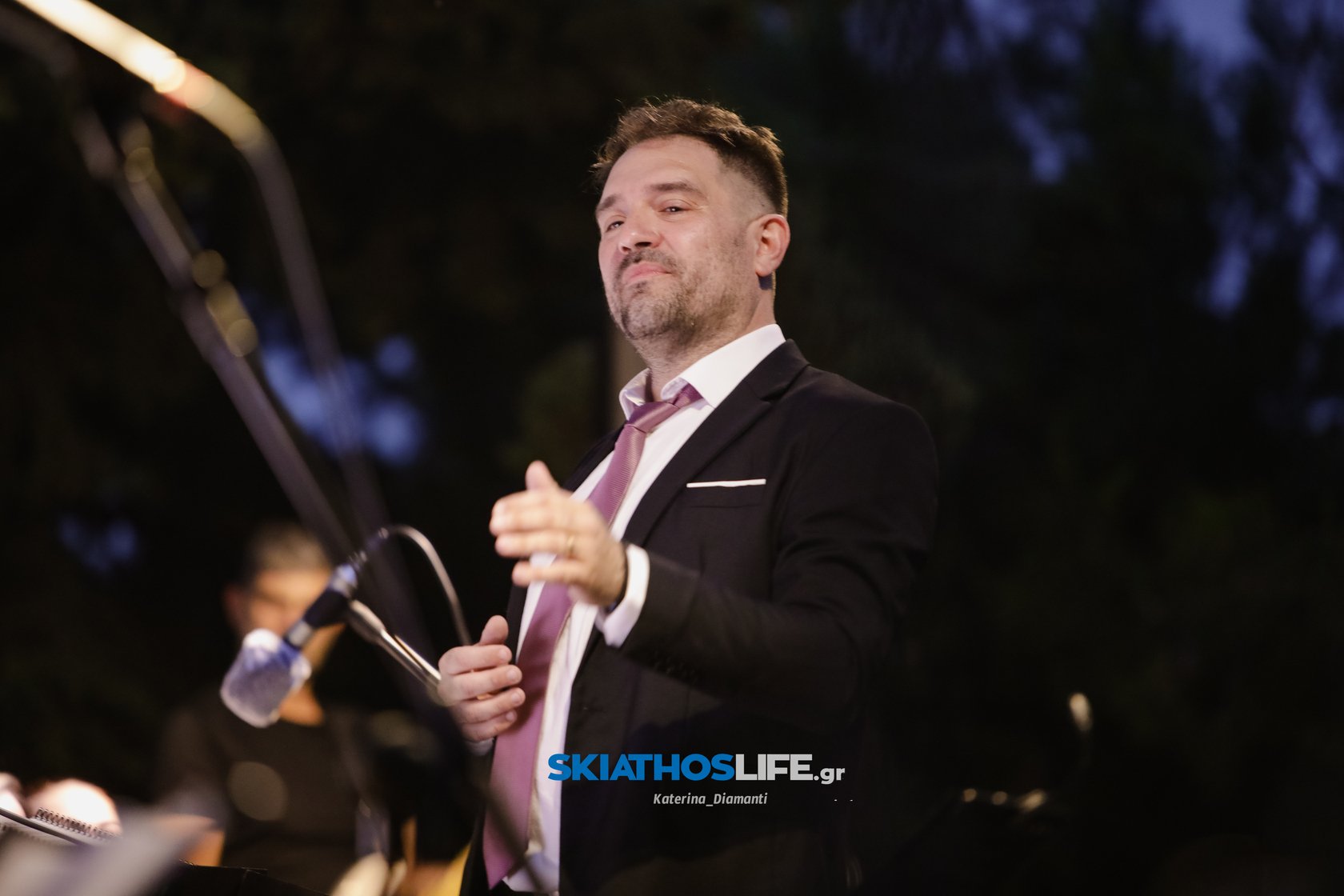Μύρισε Καλοκαίρι στη μεγάλη Συναυλία της Φιλαρμονικής - της Χορωδίας Δήμου Σκιάθου και του Συνόλου Λαϊκής Μουσικής