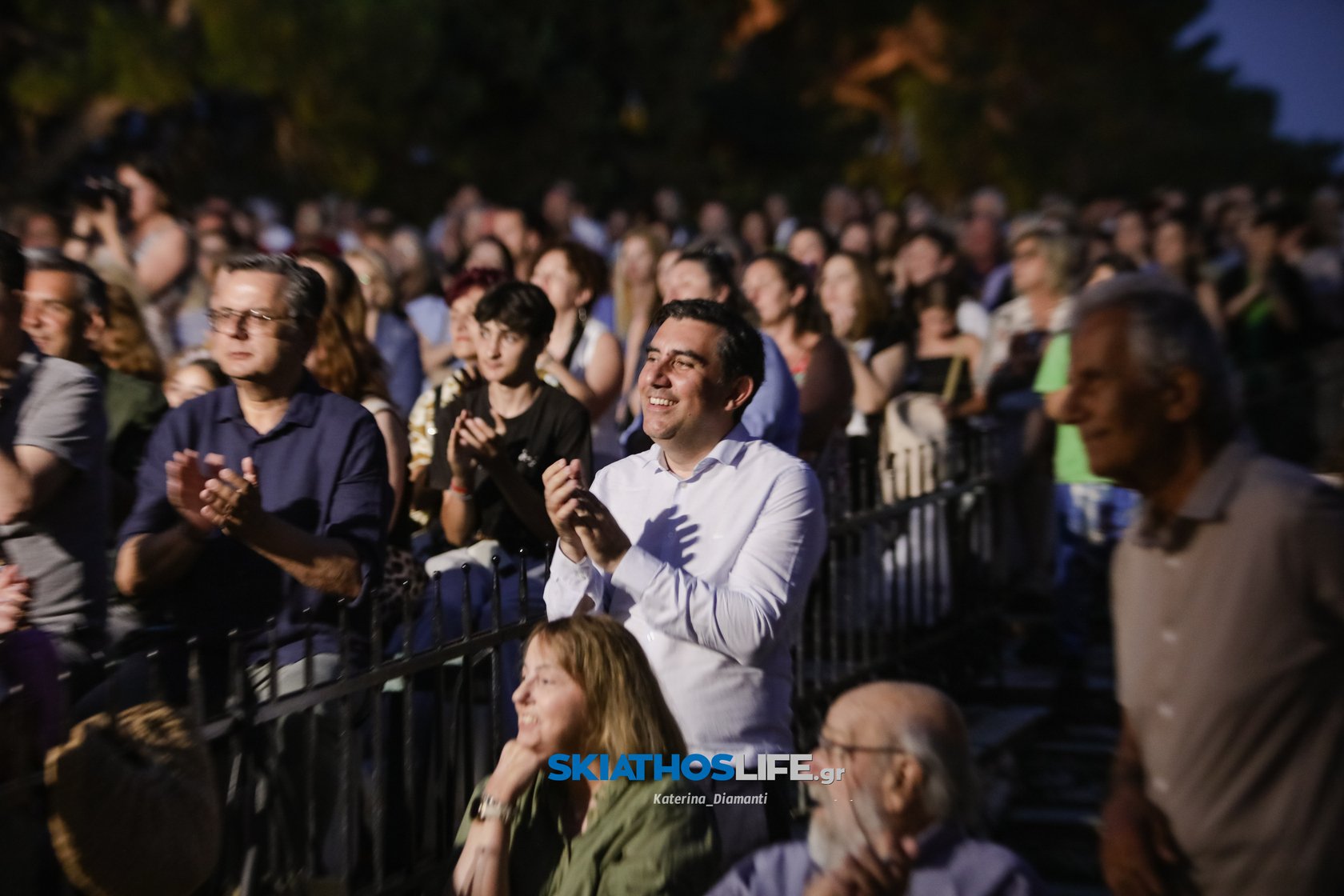 Μύρισε Καλοκαίρι στη μεγάλη Συναυλία της Φιλαρμονικής - της Χορωδίας Δήμου Σκιάθου και του Συνόλου Λαϊκής Μουσικής