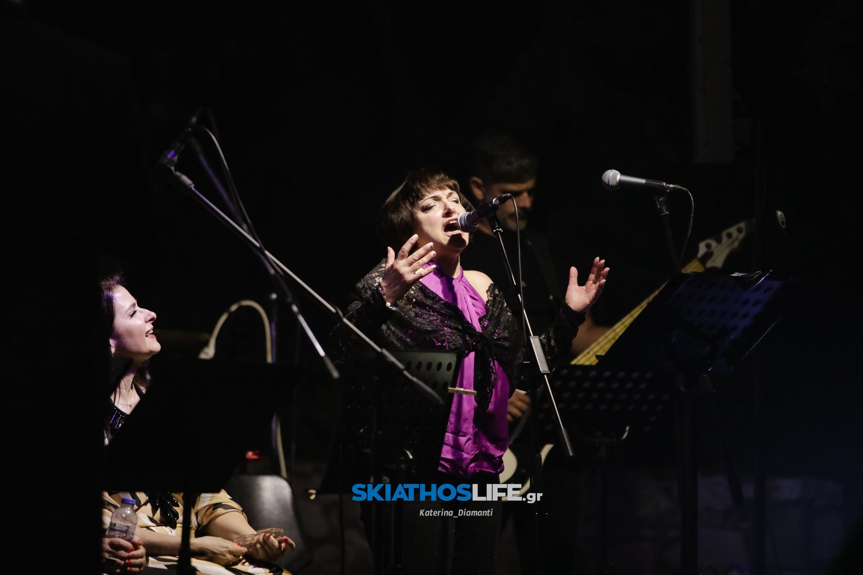 Μύρισε Καλοκαίρι στη μεγάλη Συναυλία της Φιλαρμονικής - της Χορωδίας Δήμου Σκιάθου και του Συνόλου Λαϊκής Μουσικής