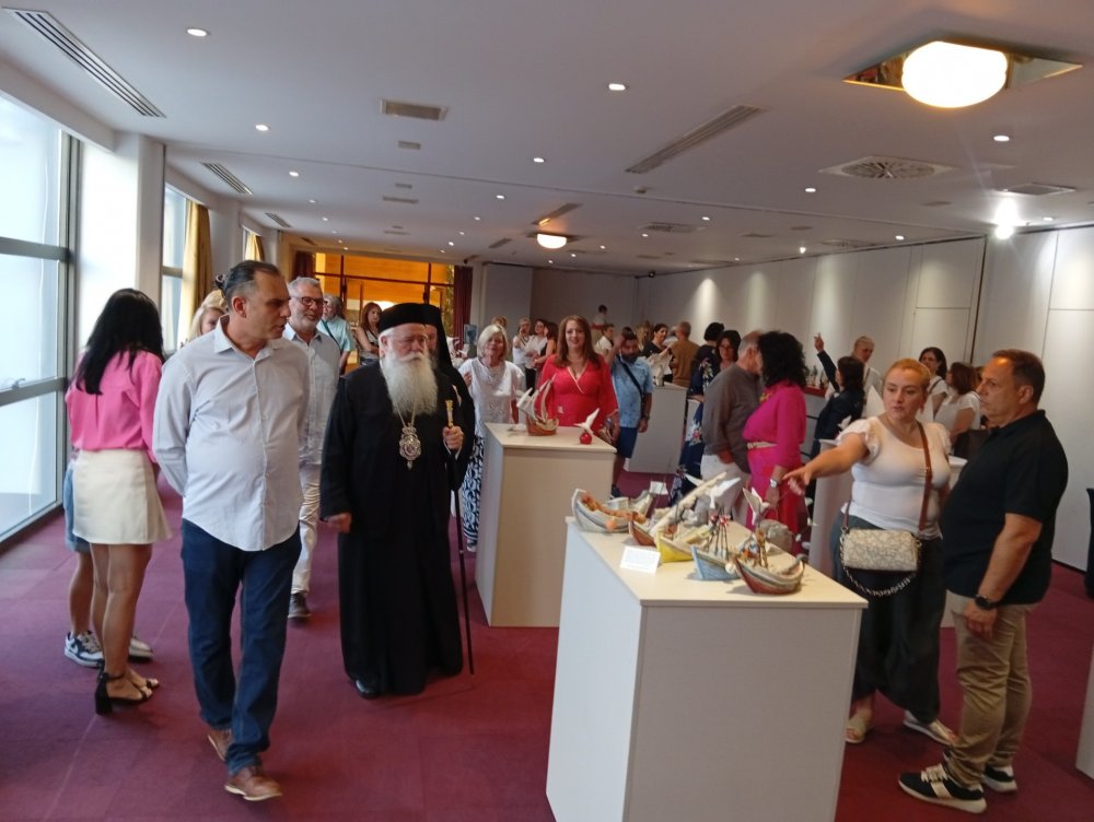 Εγκαινιάστηκε η έκθεση κεραμικής «Ναυτοσύνη» στο πλαίσιο της 11ης Ναυτικής Εβδομάδας στον Βόλο (φωτο)