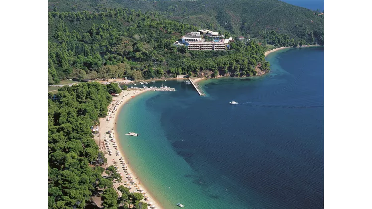 Skiathos Palace Hotel: Κοσμοπολίτικη φιλοξενία με θέα στις Κουκουναριές