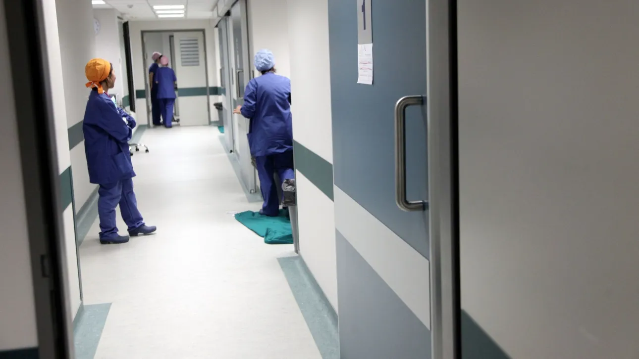 Νοσηλεύτρια πέθανε εν ώρα υπηρεσίας στο Νοσοκομείο Ναυπλίου - Η ένταση με συγγενείς τραυματιών