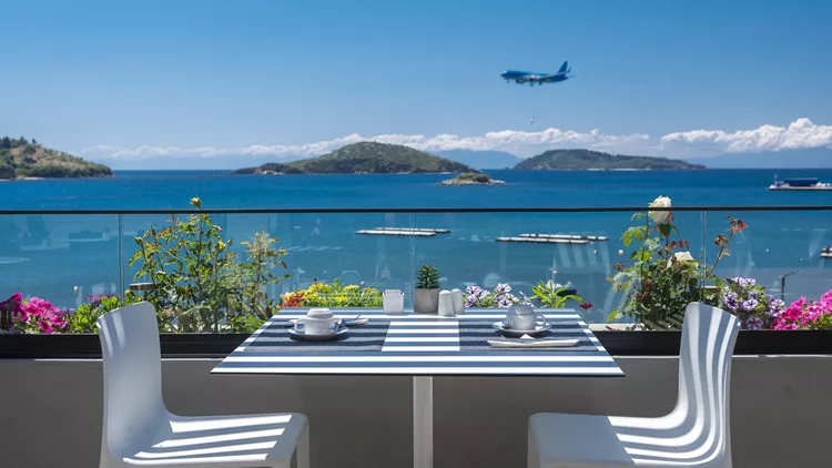 Alkyon Hotel: Seafront χαλάρωση στην καρδιά της Σκιάθου
