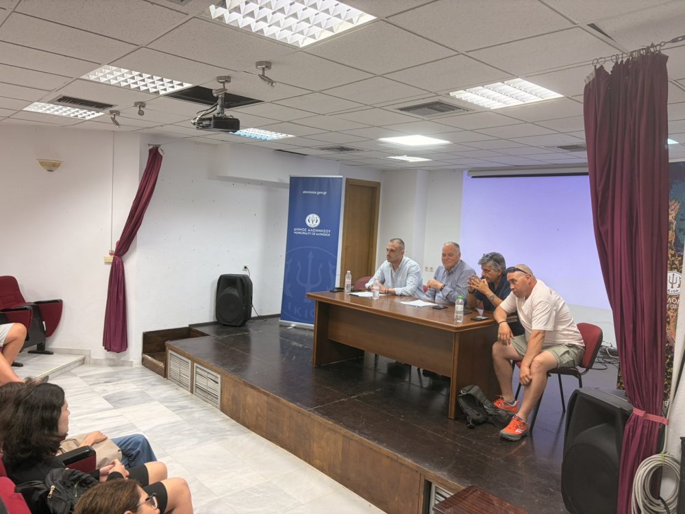 Ενημέρωση για τη λειψυδρία μία ημέρα μετά την κήρυξη της Αλοννήσου σε κατάσταση έκτακτης ανάγκης