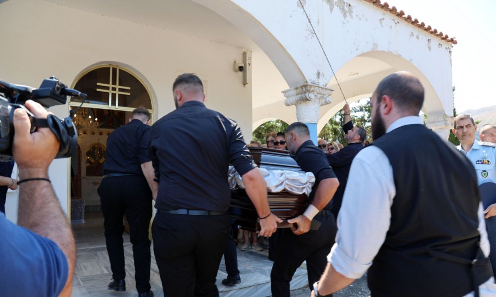 Θρήνος στο τελευταίο αντίο της Σταυρούλας Λεβεντάκη - Φωτογραφίες