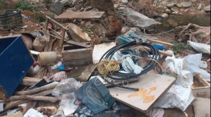 Ιδιόκτητο οικόπεδο στην Σκιάθο μετατράπηκε σε χωματερή