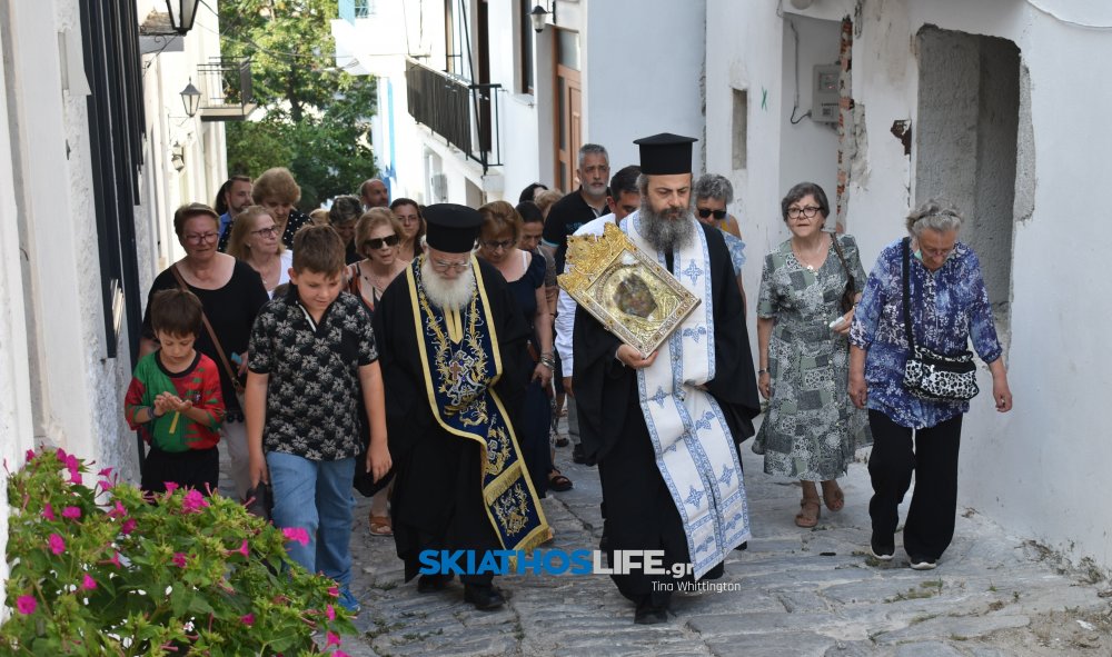 Φωτορεπορτάζ | ΠΑΝΑΓΙΑ ΕΙΚΟΝΙΣΤΡΙΑ : O Πολυαρχιερατικός Εσπερινός & Αρτοκλασία
