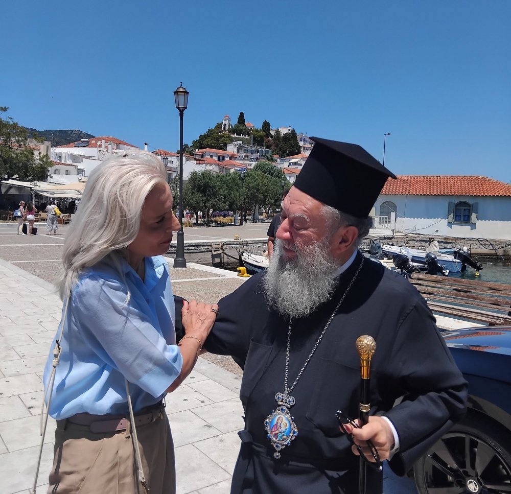 ΡΕΝΑ ΚΑΡΑΛΑΡΙΩΤΟΥ: