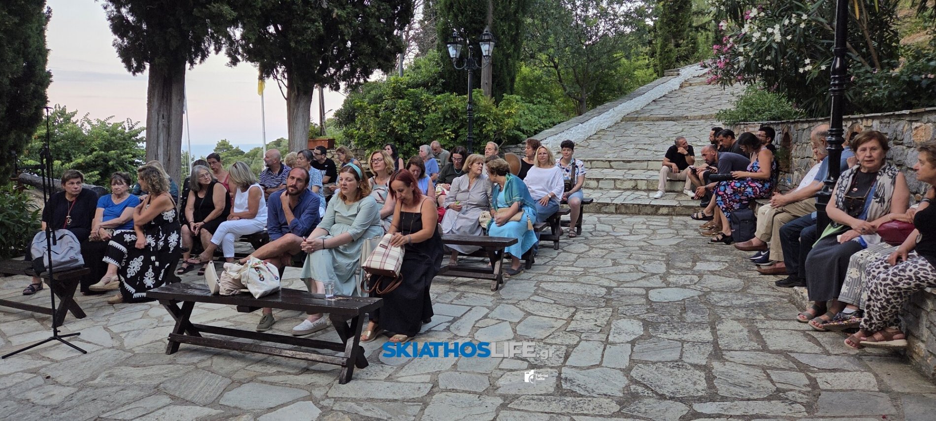 Στη μυσταγωγία του Μάνου Χατζιδάκι ταξίδεψε η Σκιάθος (φωτο-video)