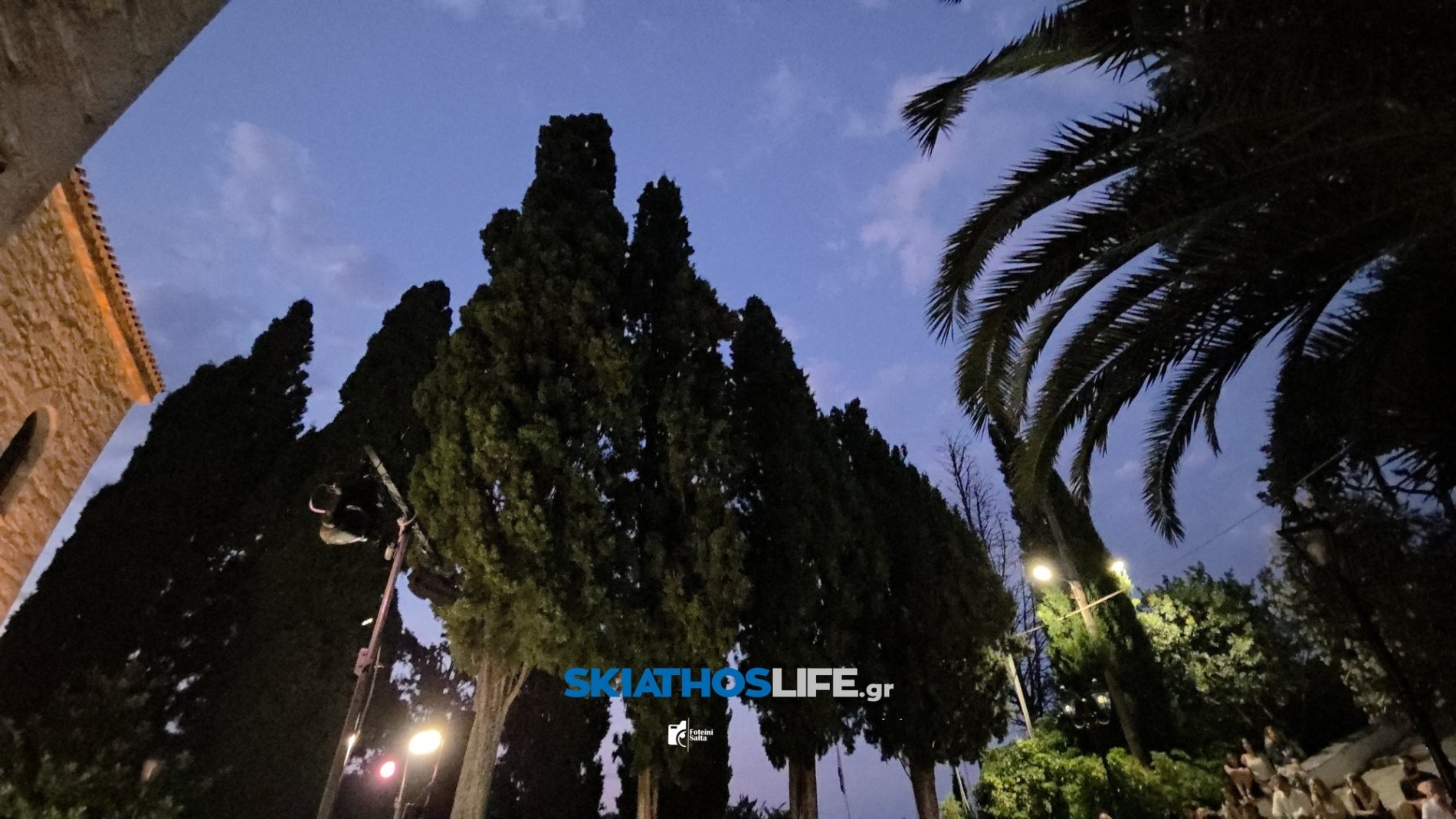 Στη μυσταγωγία του Μάνου Χατζιδάκι ταξίδεψε η Σκιάθος (φωτο-video)