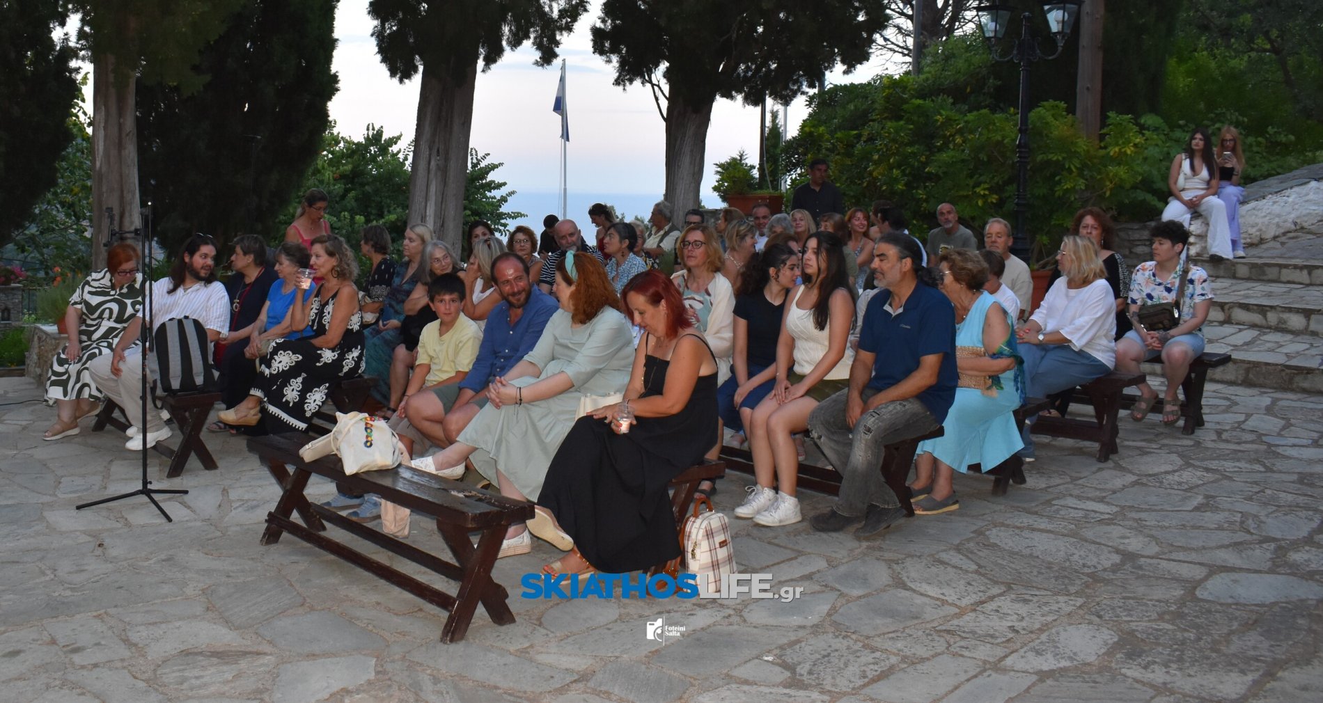Στη μυσταγωγία του Μάνου Χατζιδάκι ταξίδεψε η Σκιάθος (φωτο-video)