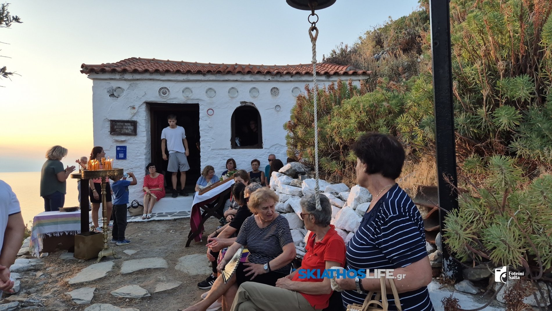 Ιερά Αγρυπνία στην Αγία Μαρίνα στο Κάστρο της Σκιάθου – Μια νύχτα προσευχής στον ιστορικό τόπο του νησιού (φωτο&video))