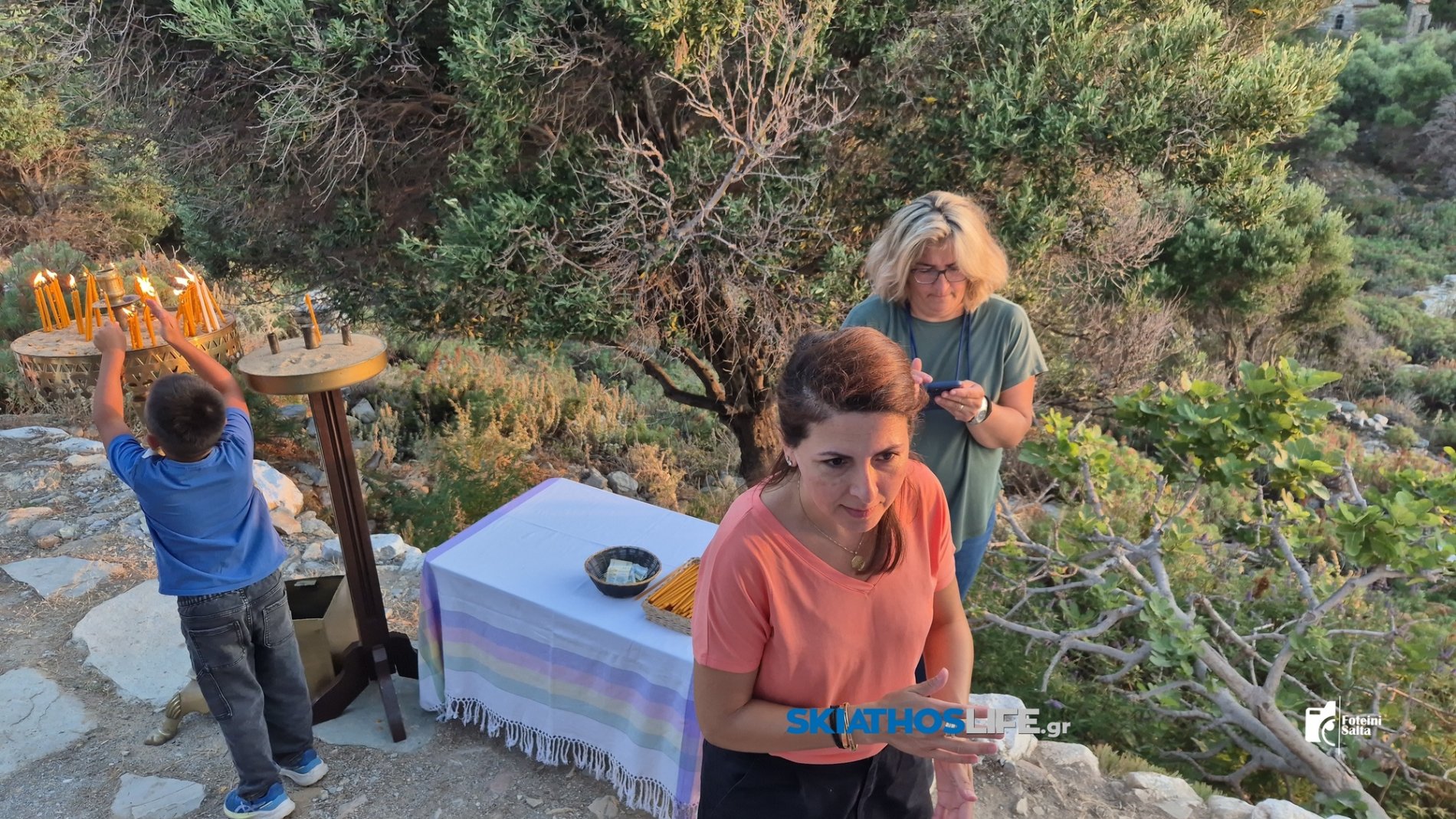Ιερά Αγρυπνία στην Αγία Μαρίνα στο Κάστρο της Σκιάθου – Μια νύχτα προσευχής στον ιστορικό τόπο του νησιού (φωτο&video))