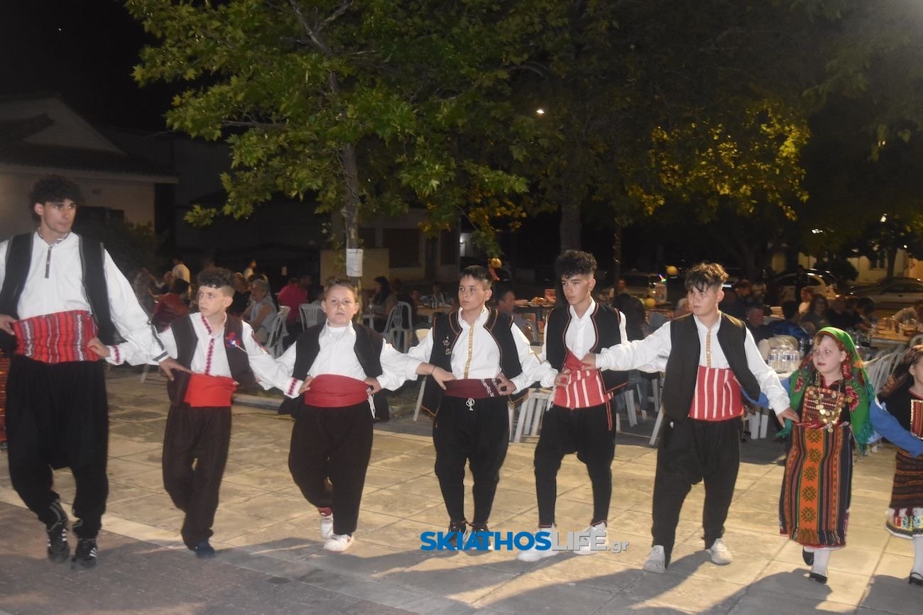 Πλήθος κόσμου στην 1η Βραδιά Πολιτισμού και Παράδοσης