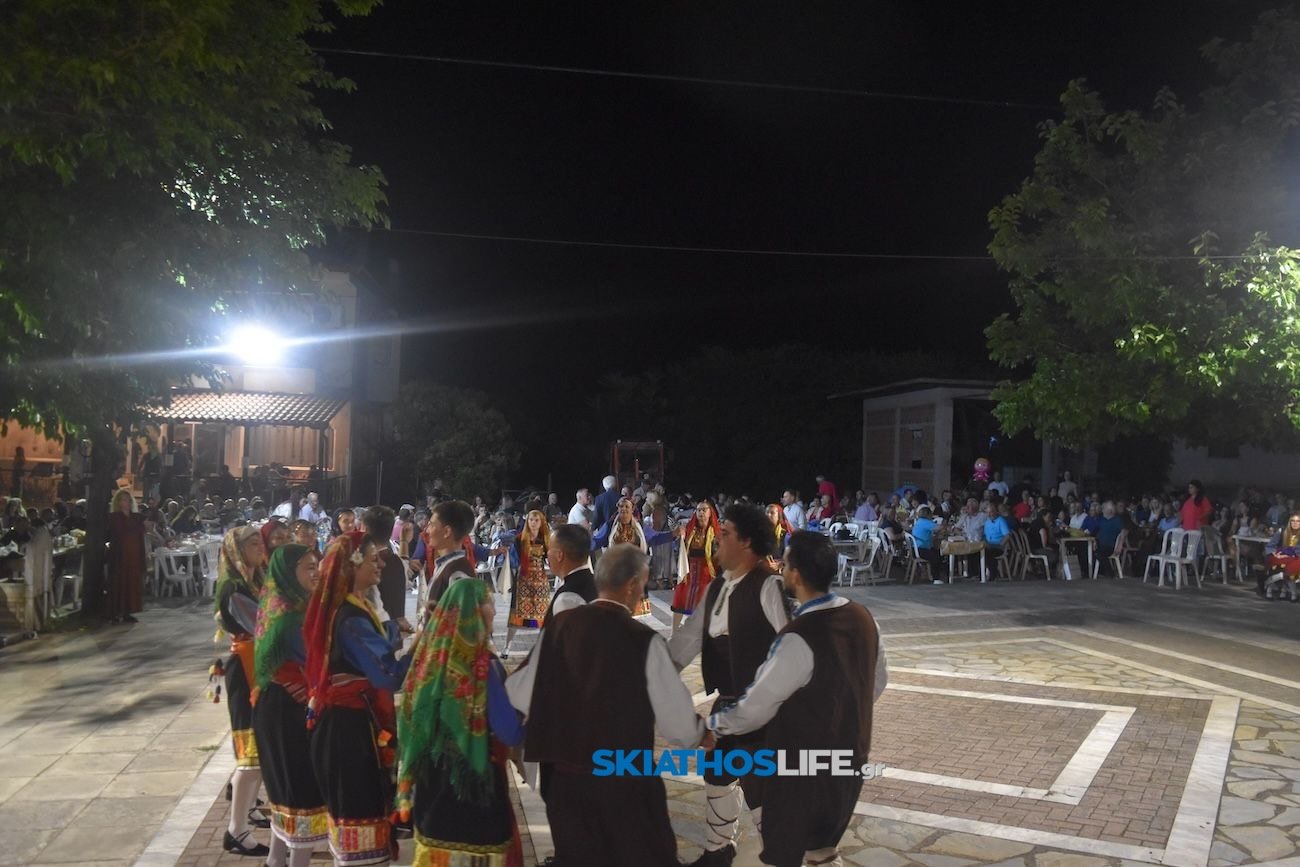 Πλήθος κόσμου στην 1η Βραδιά Πολιτισμού και Παράδοσης