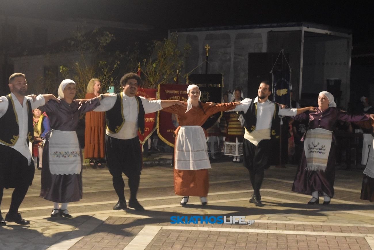 Πλήθος κόσμου στην 1η Βραδιά Πολιτισμού και Παράδοσης