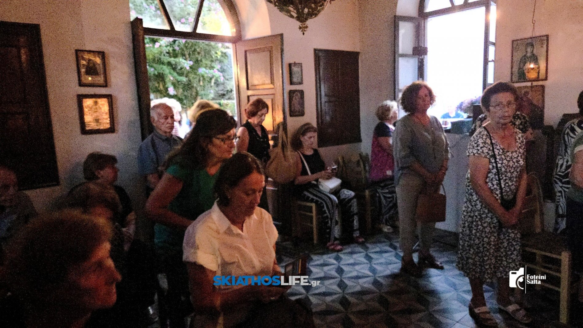 Πλήθος πιστών στην Ιερά Αγρυπνία του Προφήτη Ηλία στο ομώνυμο εξωκλήσι της Σκιάθου (video&photo)