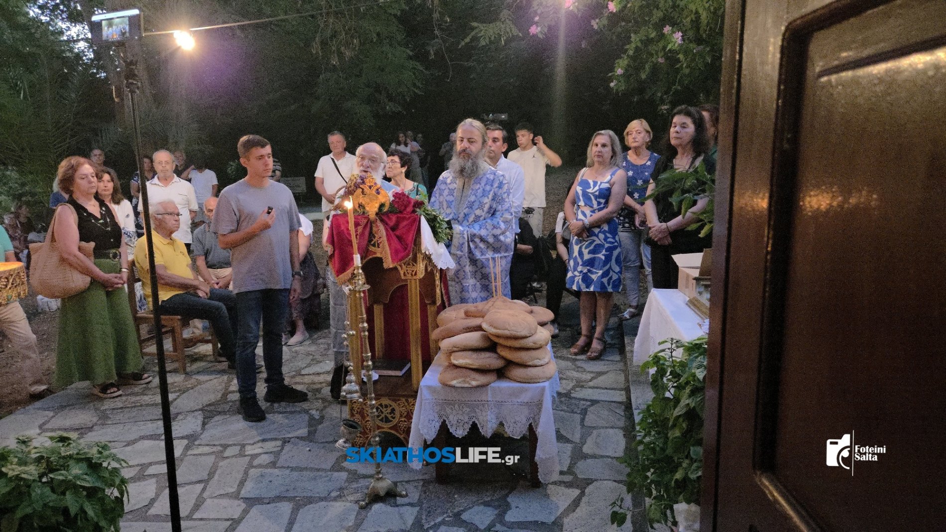 Πλήθος πιστών στην Ιερά Αγρυπνία του Προφήτη Ηλία στο ομώνυμο εξωκλήσι της Σκιάθου (video&photo)