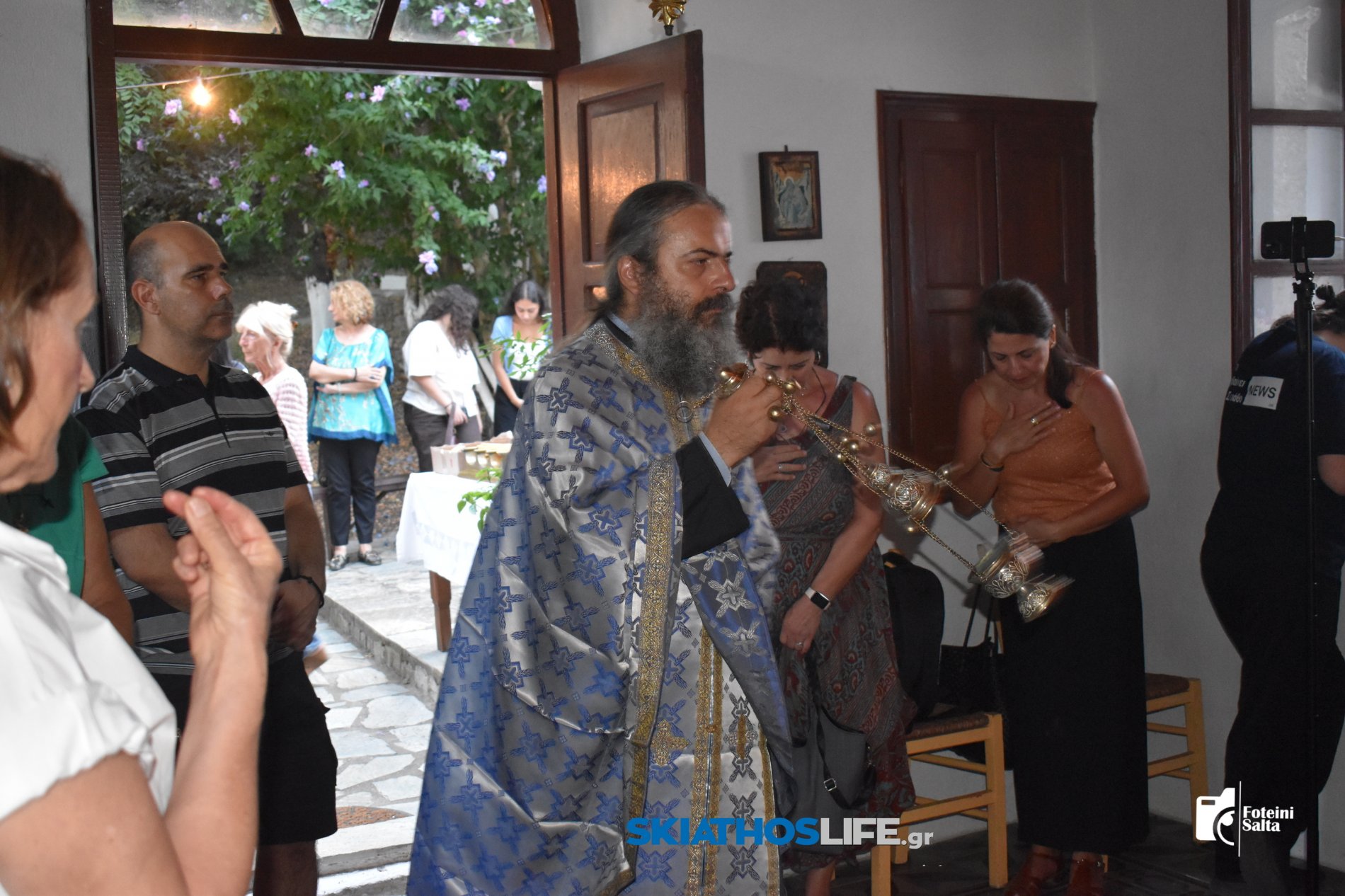 Πλήθος πιστών στην Ιερά Αγρυπνία του Προφήτη Ηλία στο ομώνυμο εξωκλήσι της Σκιάθου (video&photo)