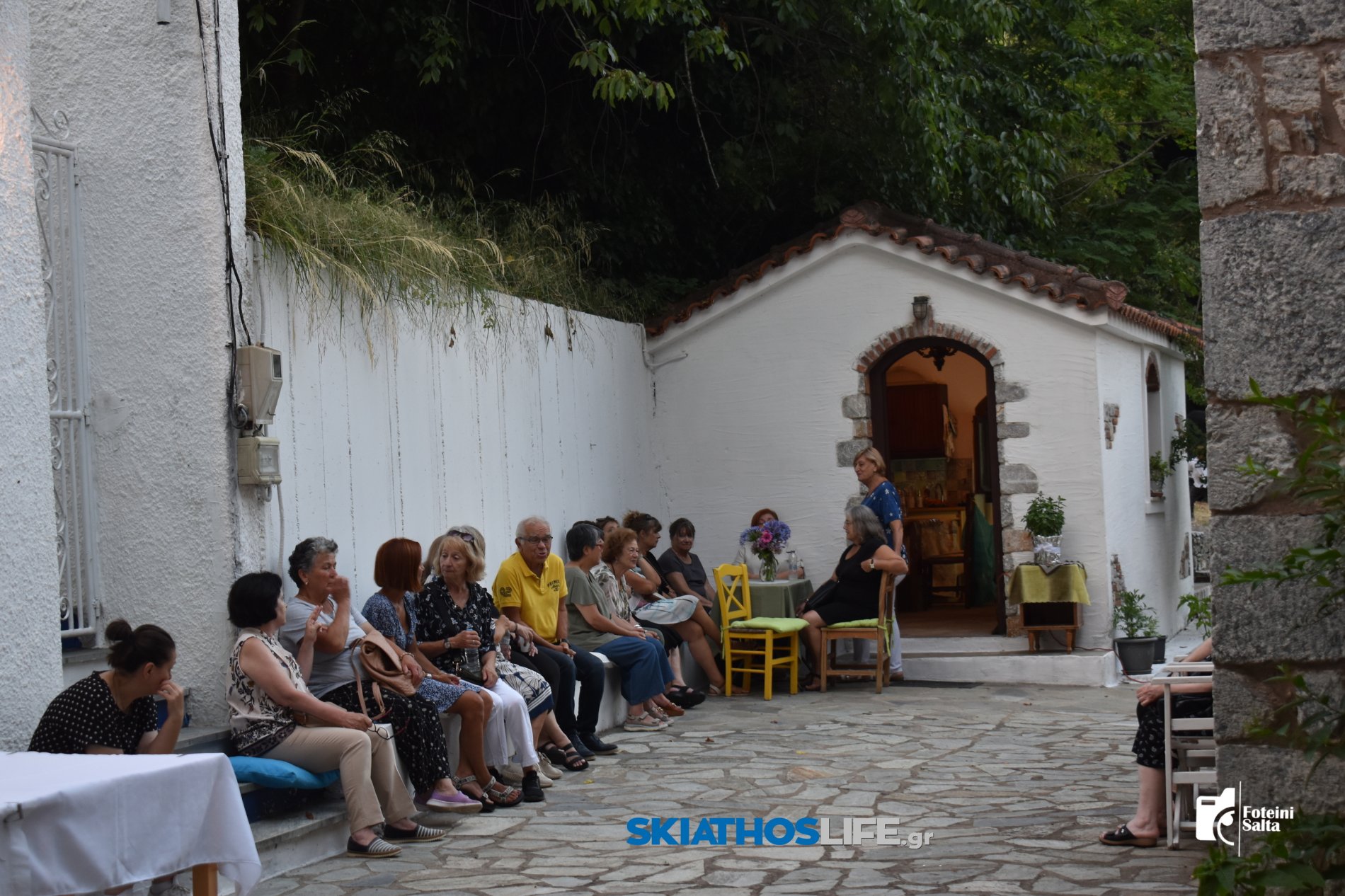 Πλήθος πιστών στην Ιερά Αγρυπνία του Προφήτη Ηλία στο ομώνυμο εξωκλήσι της Σκιάθου (video&photo)