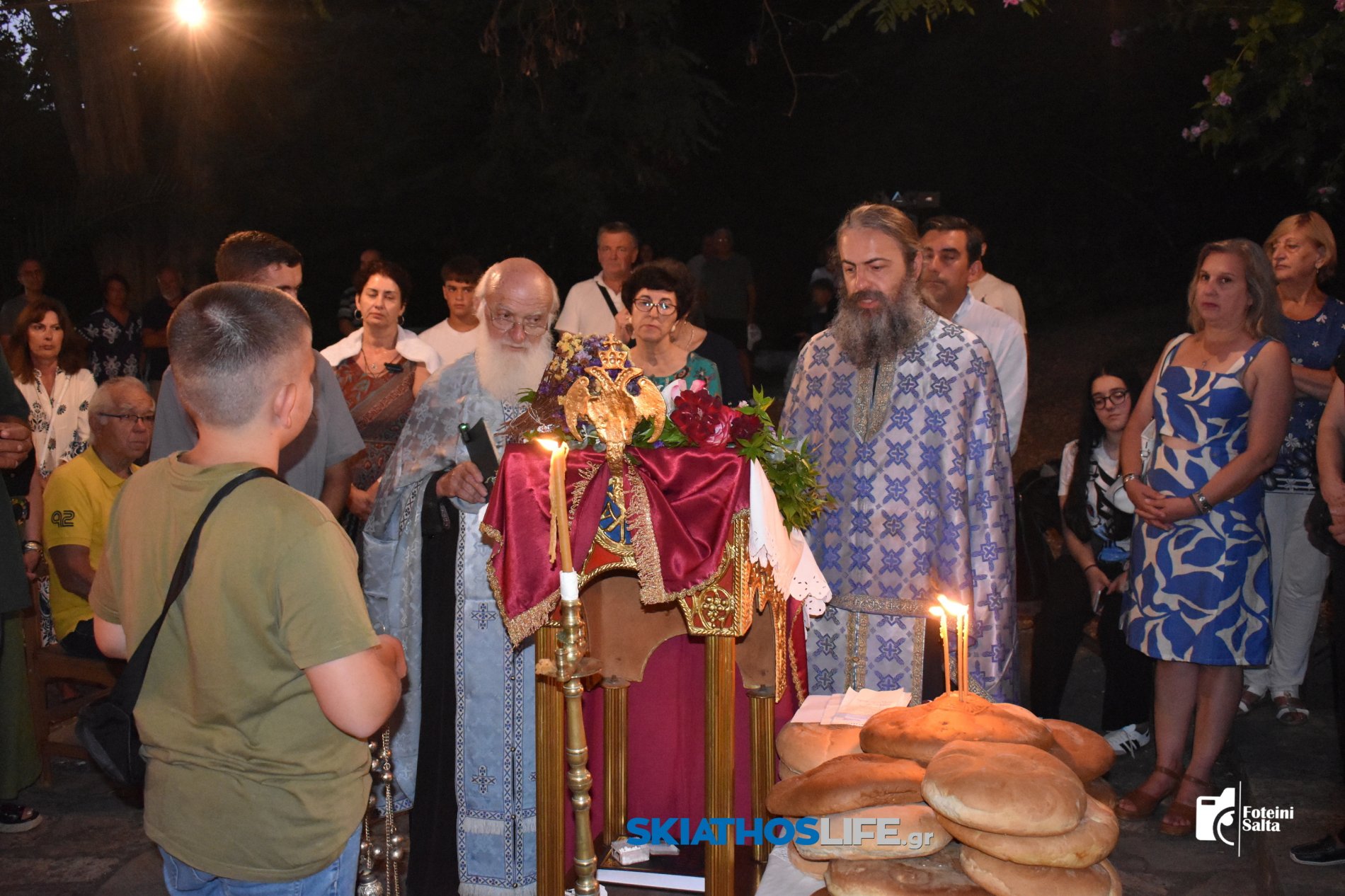 Πλήθος πιστών στην Ιερά Αγρυπνία του Προφήτη Ηλία στο ομώνυμο εξωκλήσι της Σκιάθου (video&photo)