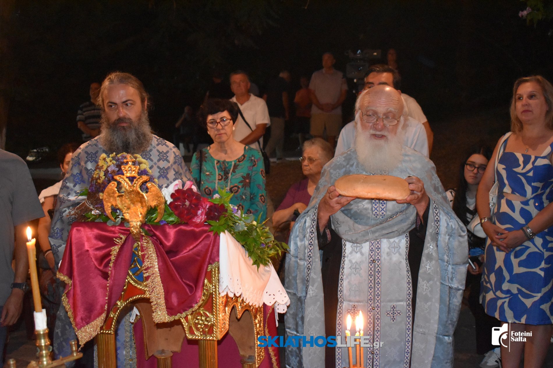 Πλήθος πιστών στην Ιερά Αγρυπνία του Προφήτη Ηλία στο ομώνυμο εξωκλήσι της Σκιάθου (video&photo)