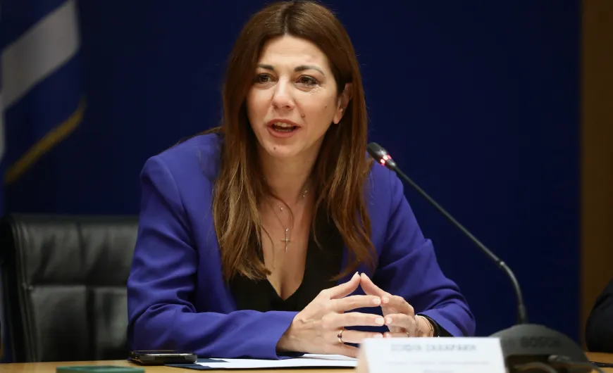 Ζαχαράκη: Αύριο μετά τις 11:00 οι βάσεις εισαγωγής στα ΑΕΙ