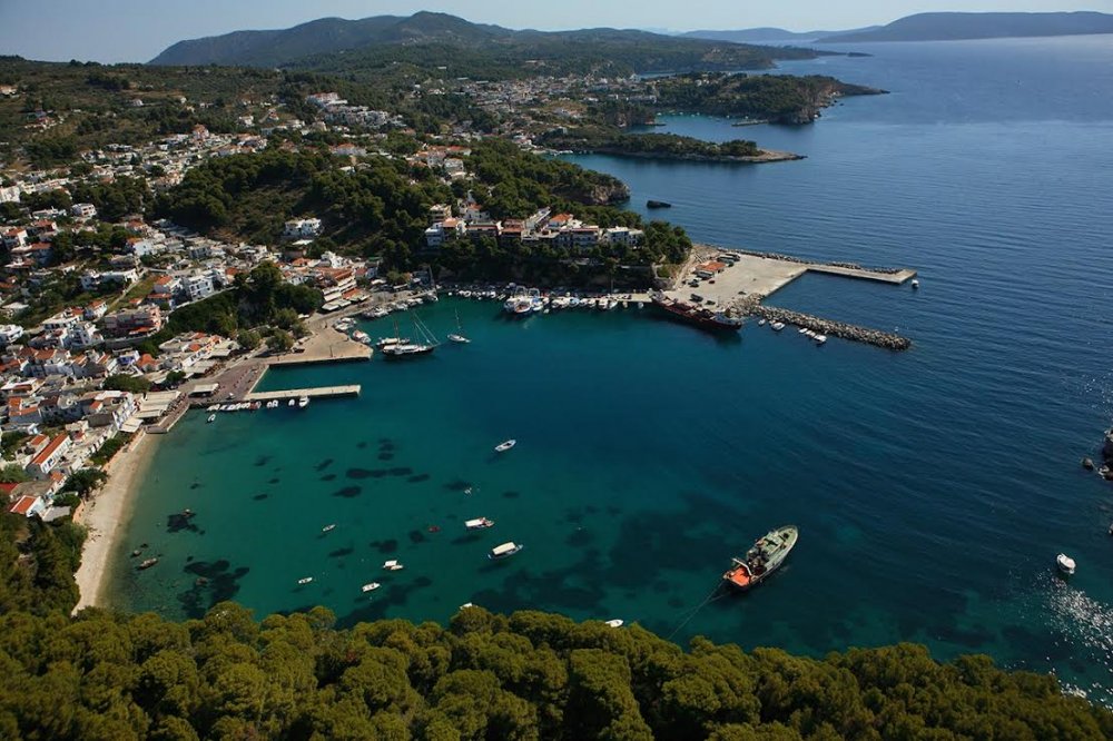 Αλόννησος: Στα «κάγκελα» οι επαγγελματίες του Παλιού Χωριού για τους κοινόχρηστους χώρους
