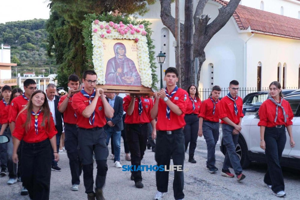 Δυναμική παρουσία των Προσκόπων στην περιφορά της Πολιούχου της Αλοννήσου 