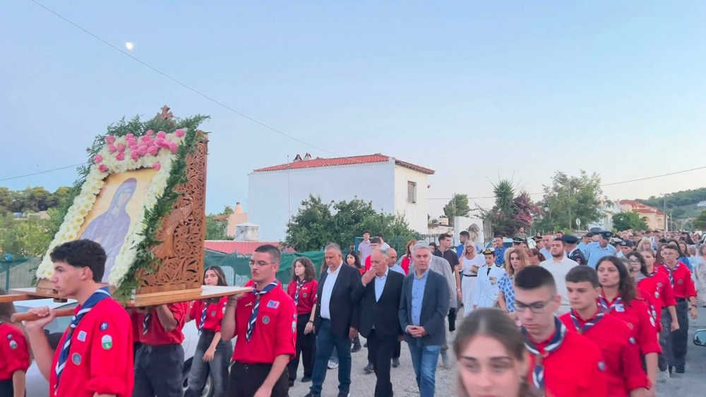Με λαμπρότητα τελέστηκε ο Πανηγυρικός Αρχιερατικός Εσπερινός και η Ιερά Λιτάνευση της Αγίας Παρασκευής (φωτο&video)
