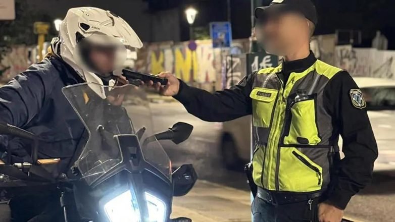 Χειροπέδες σε 32χρονο μετά από τροχαίο υλικών ζημιών στη Σκιάθο