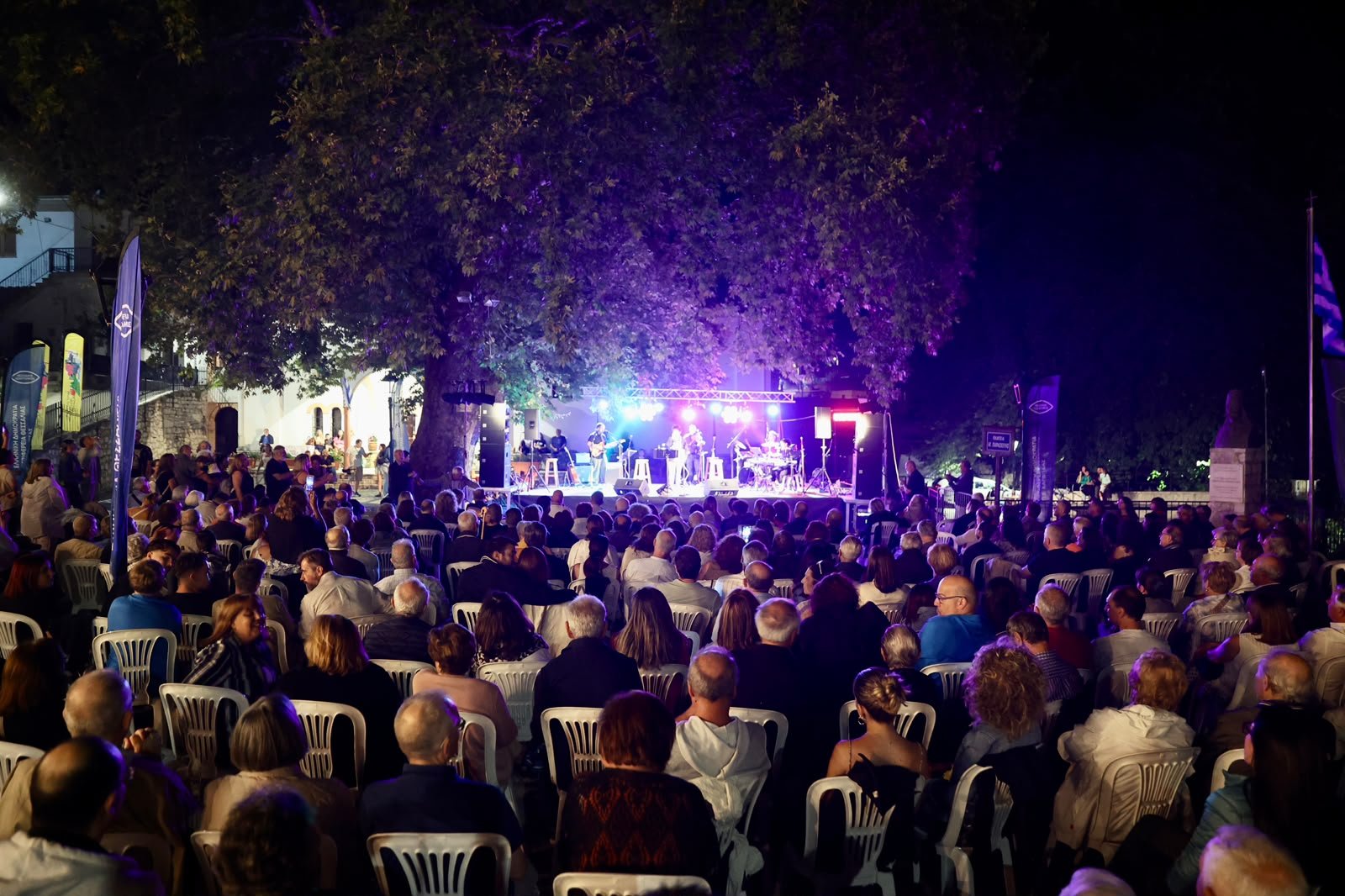 «Μαγική» μουσική συνάντηση στον Ελληνόπυργο Μουζακίου με τις Αναστασία Μουτσάτσου και Φωτεινή Βελεσιώτου