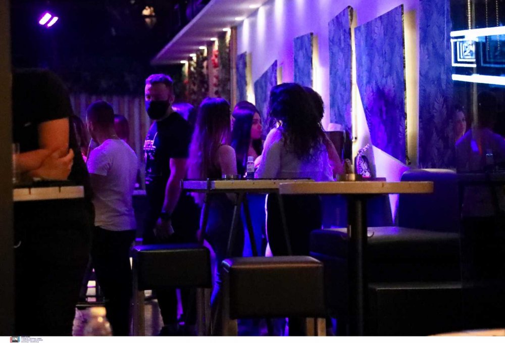 “Σαφάρι” της αστυνομίας την νύχτα στα μπαρ της Σκιάθου για την μουσική – Τρεις συλλήψεις