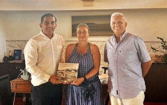 Συνάντηση εργασίας στο Δήμο Σκιάθου με στέλεχος της Κυβέρνησης του Μονακό για τη βιώσιμη τουριστική ανάπτυξη