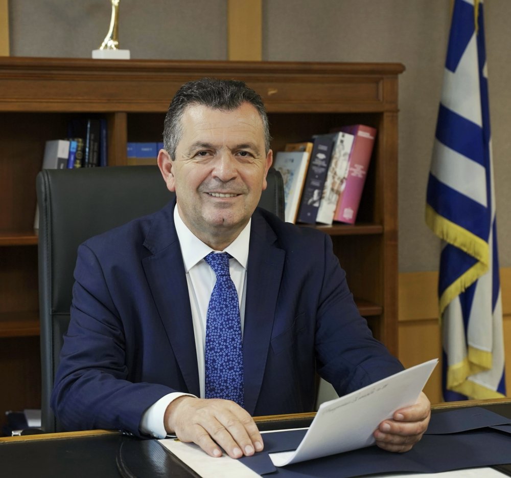 Μπουκώρος: «Ζητά θεσμικές λύσεις για την προμήθεια καυσίμων στις δημόσιες υπηρεσίες της Αλοννήσου»
