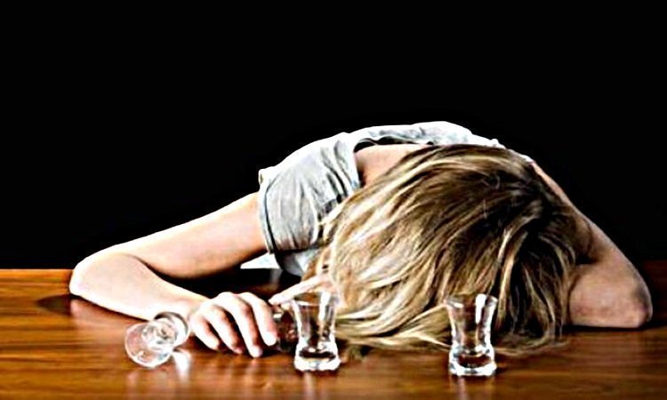 Γιατί τα έσπασαν σε ξενοδοχείο και στο Κέντρο Υγείας Σκιάθου μάνα και κόρη- Κατανάλωσαν 250 ευρώ σε ποτά