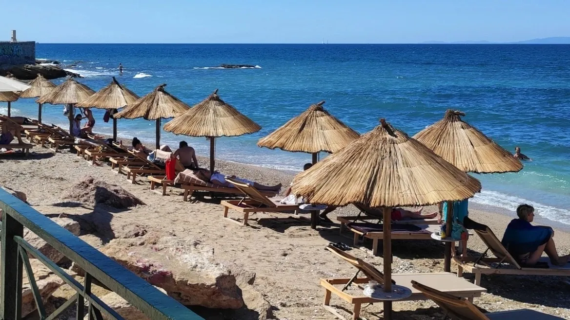 Υπέρβαση στον αιγιαλό έφερε δύο συλλήψεις σε Σκόπελο και Σκιάθο