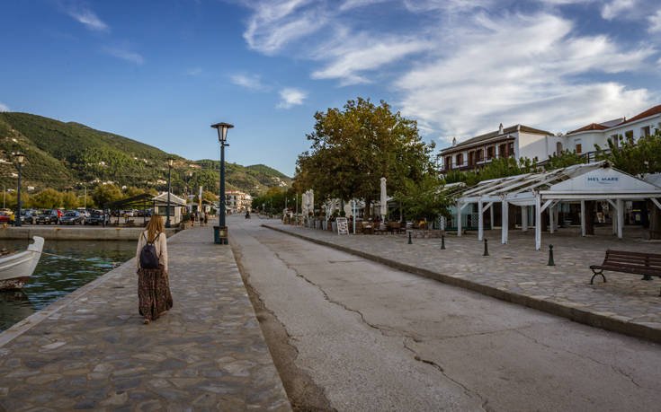 Σκόπελος: Νέες συλλήψεις επαγγελματιών για τον αιγιαλό μετά από επιτόπιο έλεγχο
