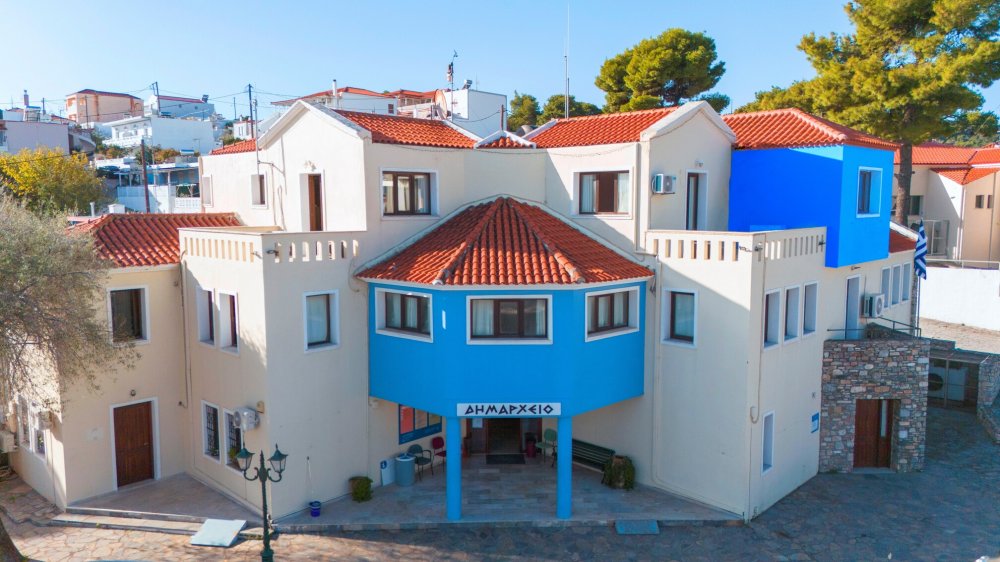 Ο Δήμος Αλοννήσου στηρίζει τους επαγγελματίες – Προστατεύουμε την τοπική οικονομία. Οι πολιτικές επιλογές και οι συνέπειές τους κρίνονται από την κοινωνία