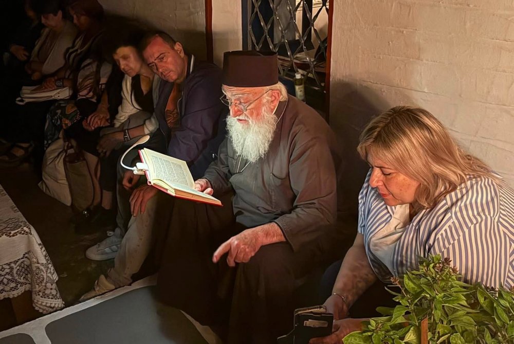 «Δεύτε ανυμνήσωμεν λαοί, την Παναγίαν Παρθένον αγνήν…» | φωτογραφίες από το εξωκλήσει στην Παναγίτσα Πυργί - Καρδάση