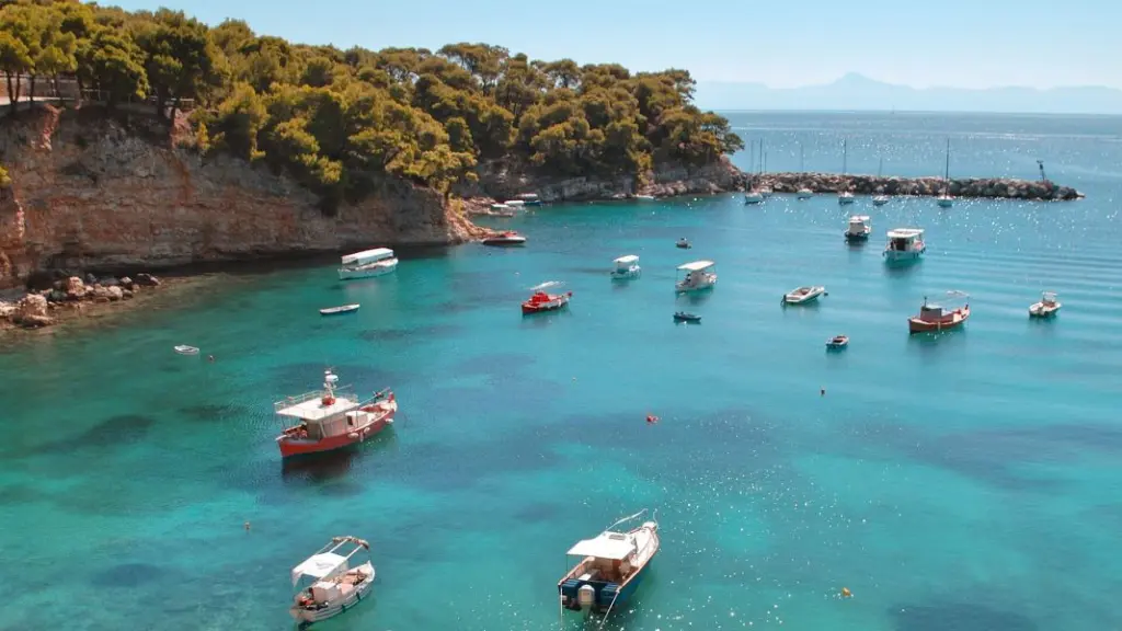 Αλόννησος, ένα νησί που έμαθε να ζει με τη σιωπή του