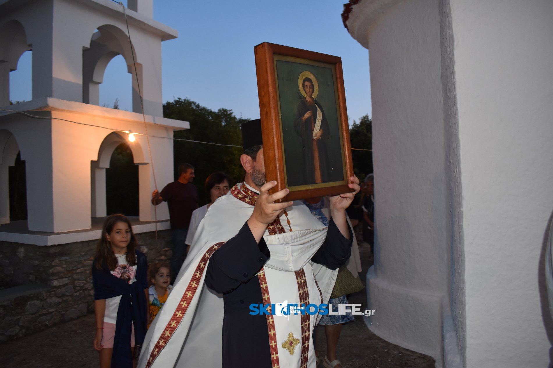 Φωτορεπορτάζ & Video από την Αγρυπνία στο Εξωκλήσι του Αγίου Αποστόλου του Νέου